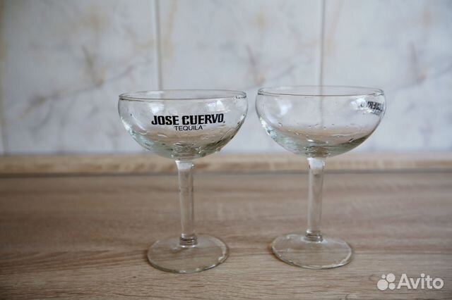 Бокалы для шампанского