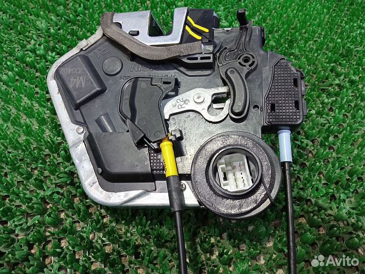 Замок двери задней правой Toyota Land Cruiser