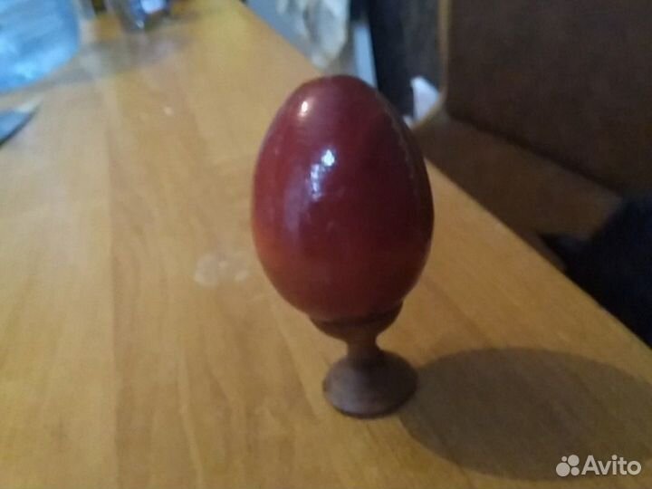 Яйцо деревянное с иконой на подставке