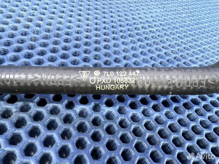 Трубка шланг системы охлаждения Touareg 3.2