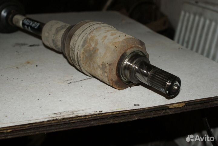 Передняя левая полуось Nissan Qashqai J10