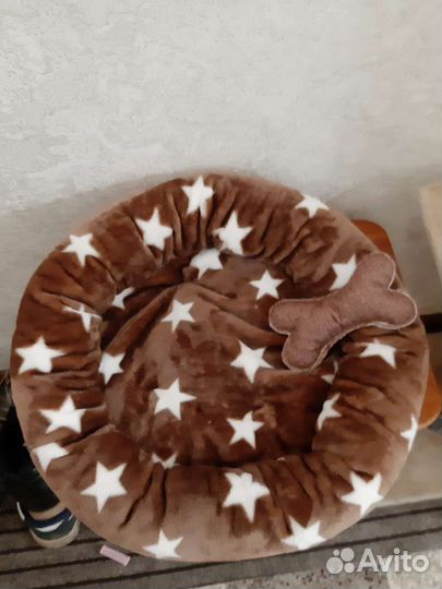 Лежанка для кошек новая