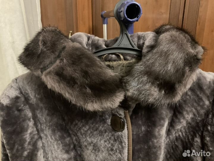 Шуба мутоновая с капюшоном