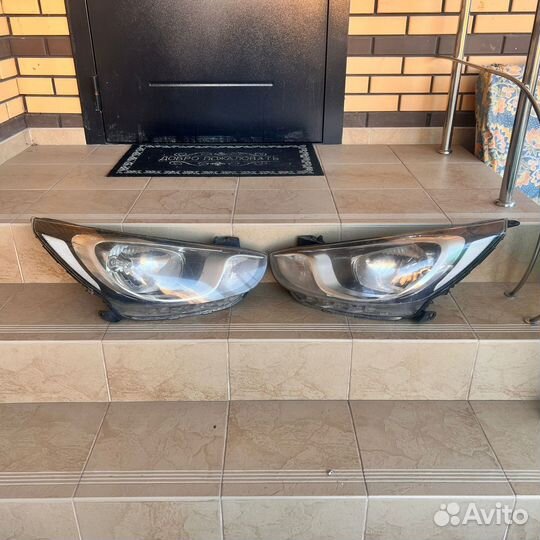 Фары на hyundai solaris 1 б/у (комплект)