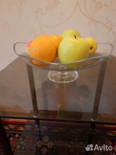 Ваза на ножке для фруктов