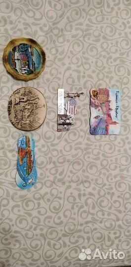 Коллекция магнитиков на холодильник