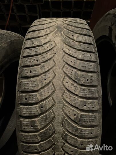 Bridgestone Blizzak Spike-01 245/65 R17 111T
