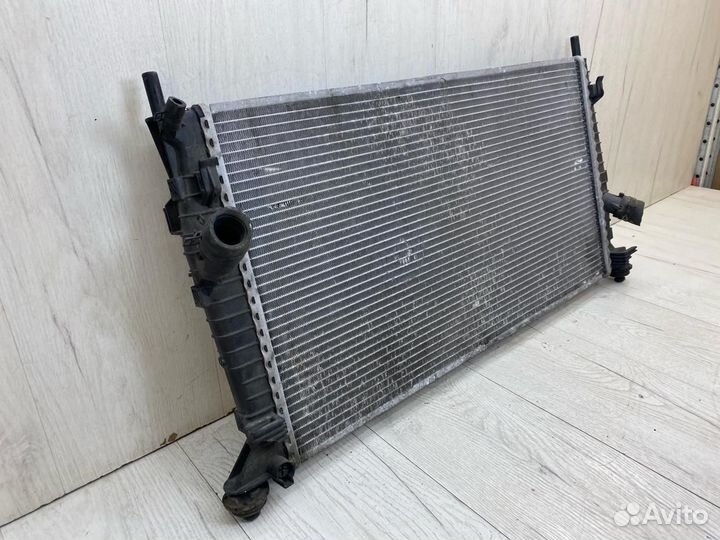 Радиатор охлаждения двигателя Mazda 3 BK 2.0 2008
