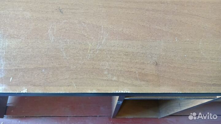 Письменный стол