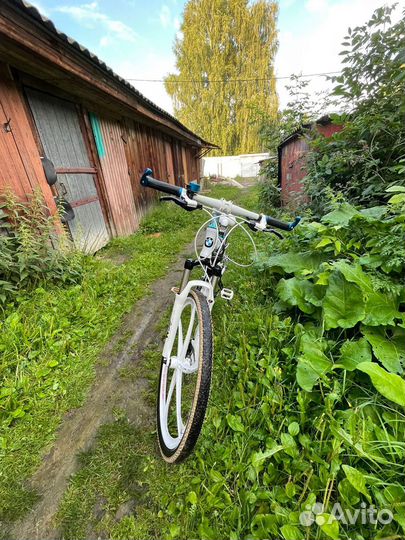Велосипед на литых дисках bmw