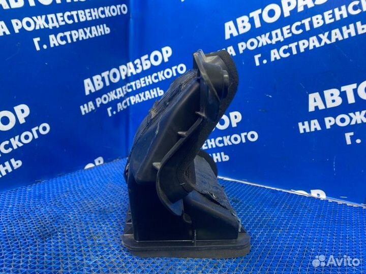 Воздуховод Toyota Auris хэтчбек 1ZR 2007