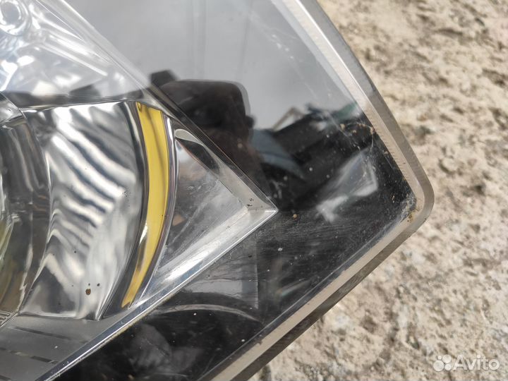 Фара правая черная на Chevrolet Cruze