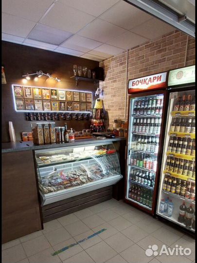 Продавец разливных напитков