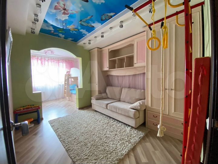 3-к. квартира, 100 м², 5/5 эт.