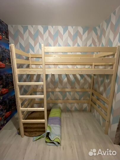 Кровать чердак настоящий массив