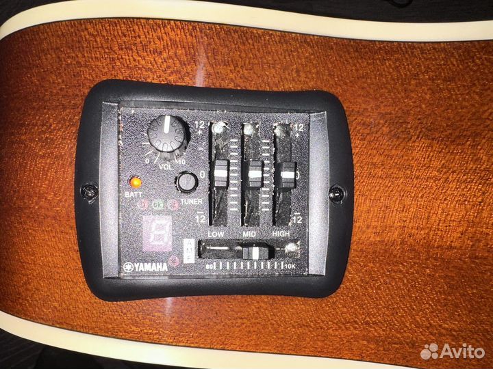 Электроакустическая гитара yamaha F370