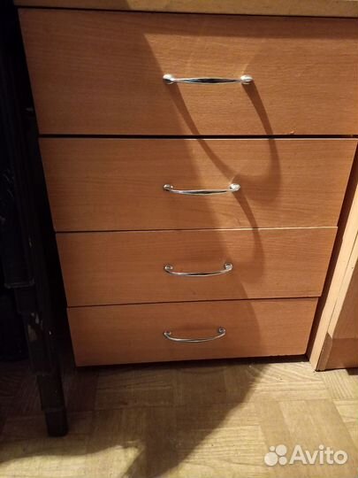 Тумбочка с ящиками