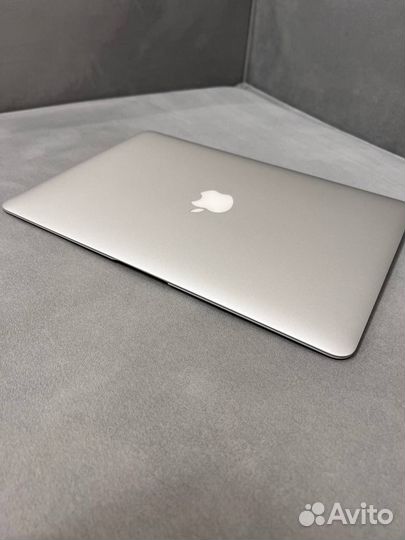 Apple macbook air 13 A1466 (2014)