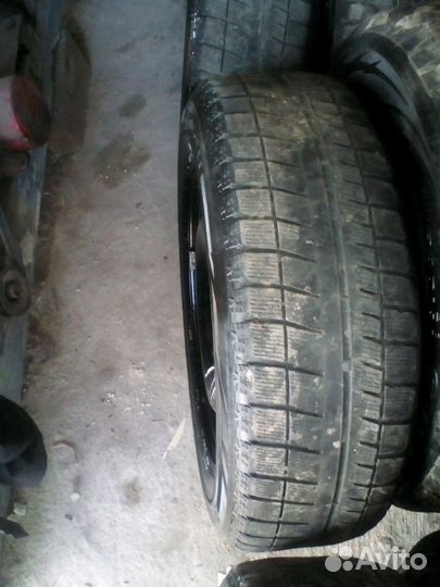 Колёса. Шины.Продам 4шт. 195/65 R15 blizzak revo G