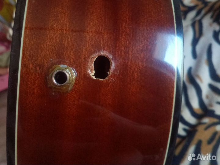 Акустическая гитара