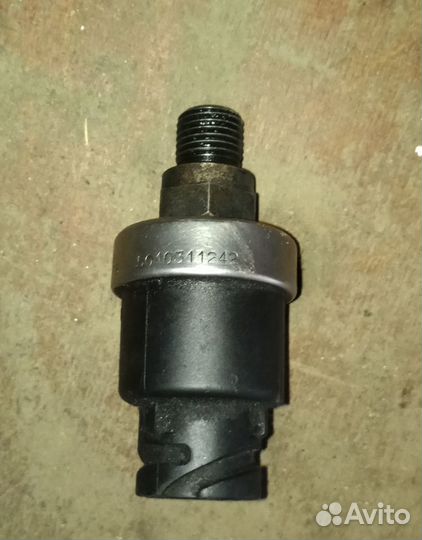 Датчик давления масла Renault Premium