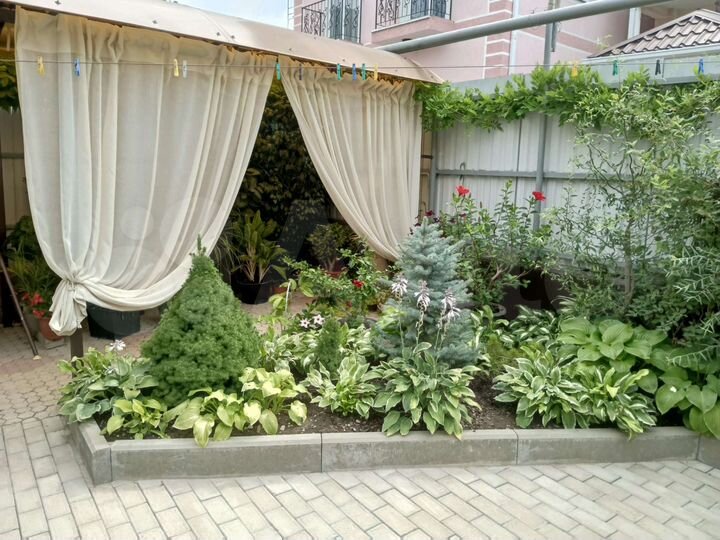 Дом 217 м² на участке 2 сот.