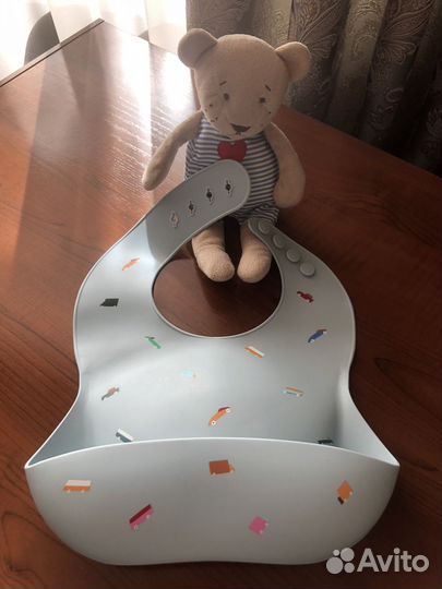 Нагрудник силиконовый детский