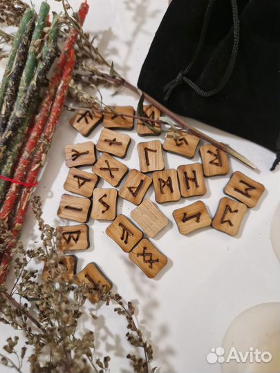 Скандинавские руны из дуба, 25 шт