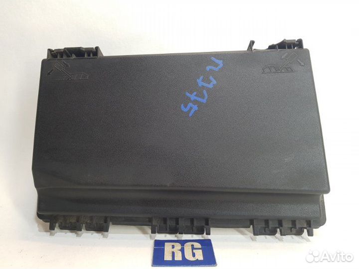 Крышка блока предохранителей Opel Astra H хэтчбек