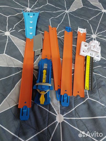 Трек hotwhells с акулой