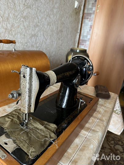 Раритетная швейная машинка