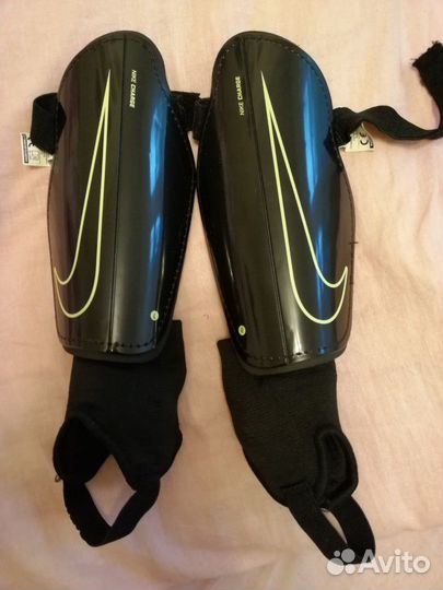 Футбольные щитки