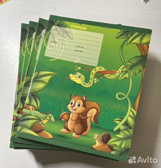 Тетради в косую линию 38 штук