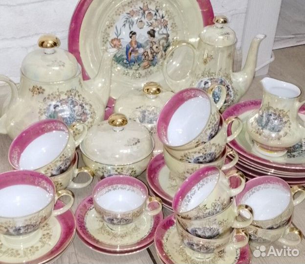 Фарфоровый чайный, кофейный сервиз 