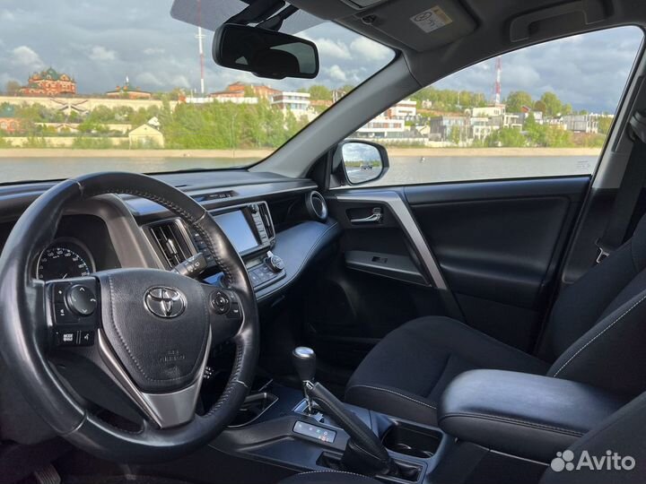 Toyota RAV4 2.2 AT, 2018, 170 000 км