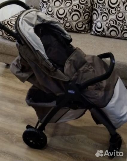 Прогулочная коляска chicco