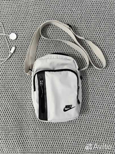 Сумка nike tech белая