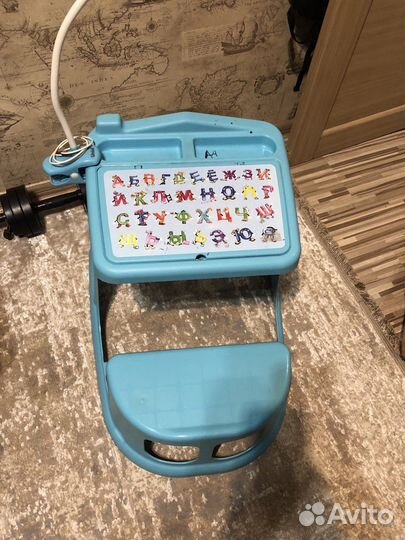 Пластиковый стол парта