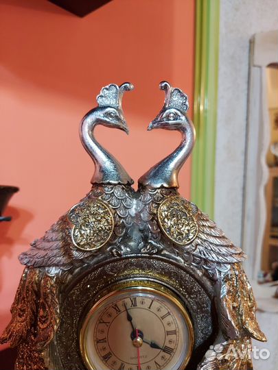 Часы павлины
