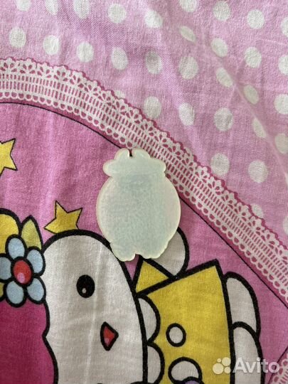 Значок и расческа