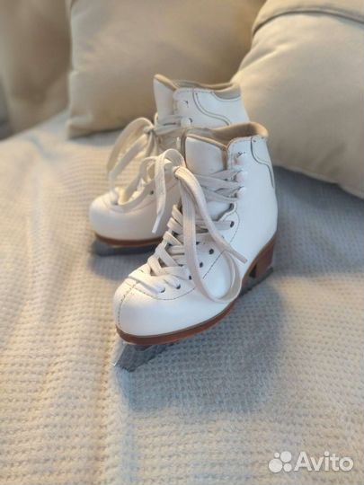 Фигурные коньки graf