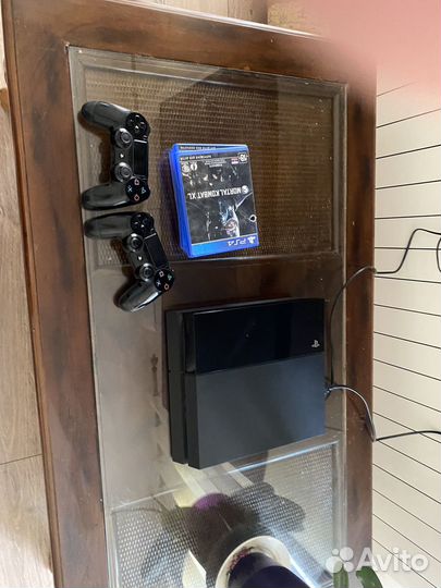 Игровая приставка ps4