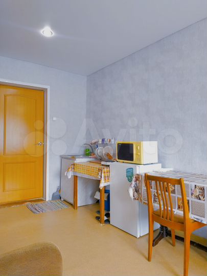 Комната 16 м² в 5-к., 2/2 эт.