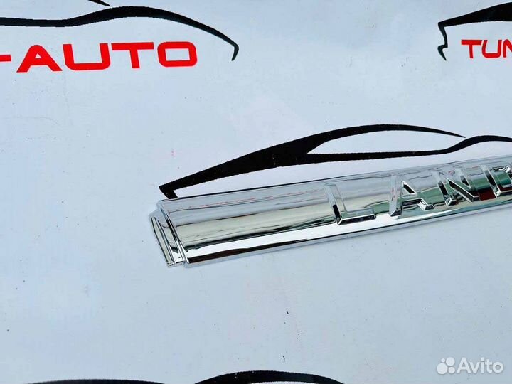 Накладка на 5-ю дверь Toyota LC 200 (хром) A6273