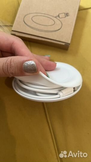 Беспроводное зарядное устройство с кабелем