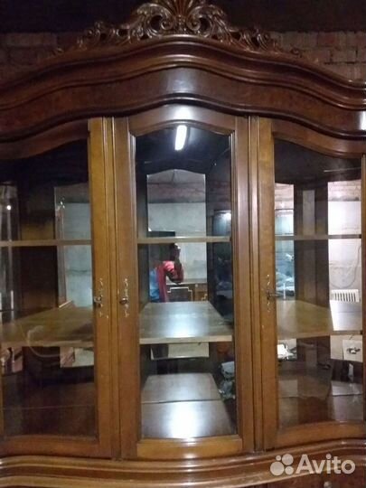 Буфет витрина