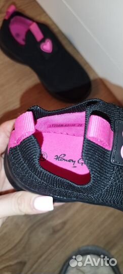 Кроссовки на девочку 28