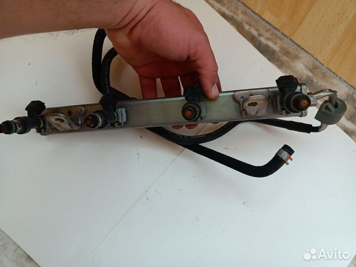 Топливная рампа с форсунками Nissan qashqai j10