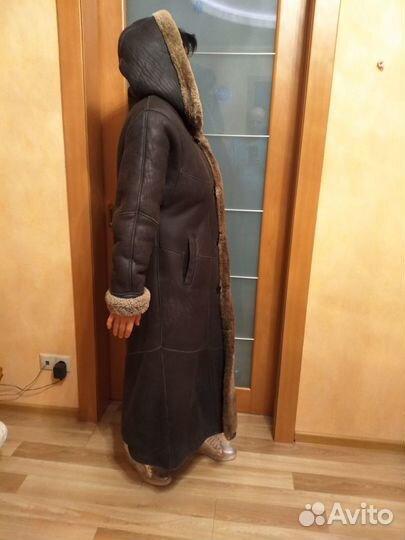 Дубленка женская натуральная с капюшоном