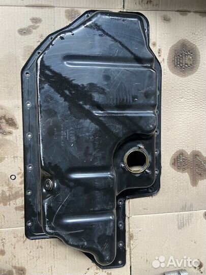 Поддон масляный нижний Audi A8 D3 4.2 BVJ